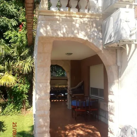 Polomcic Apartment *